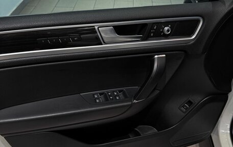 Volkswagen Touareg III, 2015 год, 2 931 000 рублей, 9 фотография