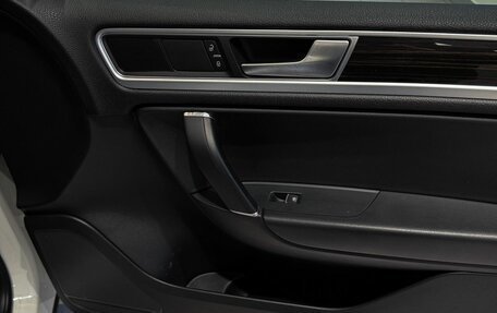 Volkswagen Touareg III, 2015 год, 2 931 000 рублей, 17 фотография