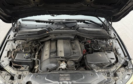 BMW 5 серия, 2004 год, 790 000 рублей, 16 фотография