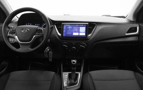 Hyundai Solaris II рестайлинг, 2018 год, 1 050 000 рублей, 5 фотография