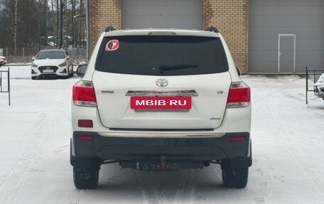 Toyota Highlander III, 2013 год, 1 630 000 рублей, 5 фотография