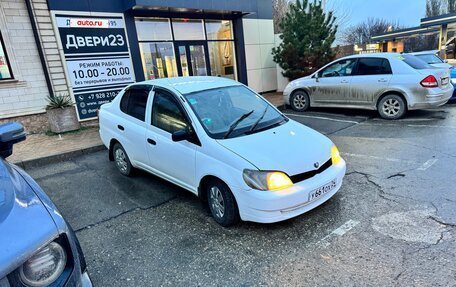 Toyota Platz, 2001 год, 249 000 рублей, 1 фотография