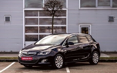 Opel Astra J, 2011 год, 755 000 рублей, 1 фотография