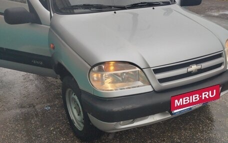 Chevrolet Niva I рестайлинг, 2006 год, 445 500 рублей, 2 фотография