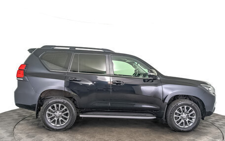 Toyota Land Cruiser Prado 150 рестайлинг 2, 2019 год, 5 855 000 рублей, 4 фотография
