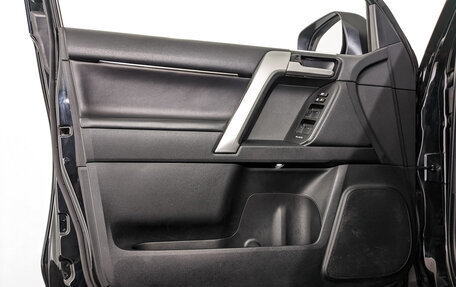 Toyota Land Cruiser Prado 150 рестайлинг 2, 2019 год, 5 855 000 рублей, 19 фотография