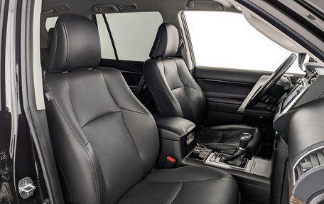 Toyota Land Cruiser Prado 150 рестайлинг 2, 2019 год, 5 855 000 рублей, 24 фотография