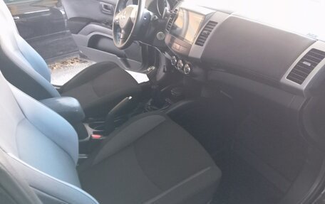 Mitsubishi Outlander III рестайлинг 3, 2011 год, 1 200 000 рублей, 13 фотография