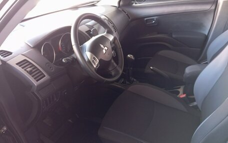 Mitsubishi Outlander III рестайлинг 3, 2011 год, 1 200 000 рублей, 10 фотография