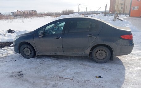 Peugeot 408 I рестайлинг, 2015 год, 577 000 рублей, 3 фотография