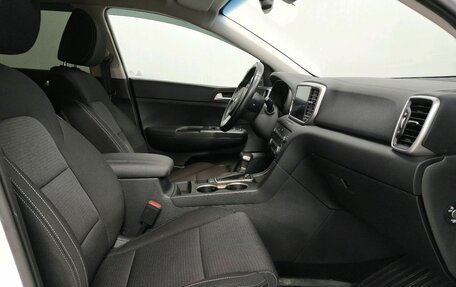 KIA Sportage IV рестайлинг, 2021 год, 2 690 000 рублей, 21 фотография