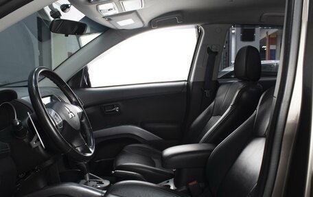 Mitsubishi Outlander III рестайлинг 3, 2010 год, 960 000 рублей, 8 фотография