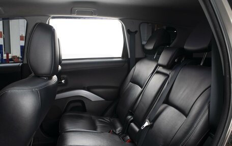 Mitsubishi Outlander III рестайлинг 3, 2010 год, 960 000 рублей, 10 фотография