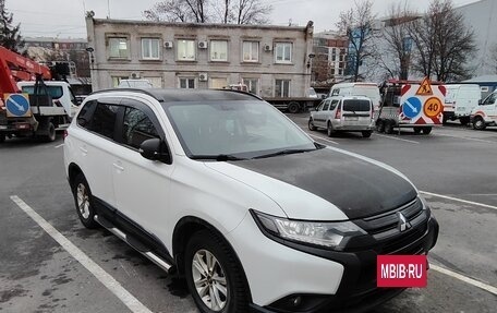 Mitsubishi Outlander III рестайлинг 3, 2016 год, 1 600 000 рублей, 2 фотография