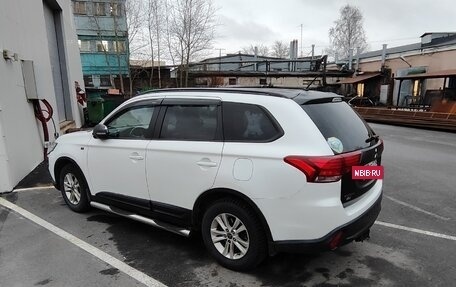 Mitsubishi Outlander III рестайлинг 3, 2016 год, 1 600 000 рублей, 3 фотография