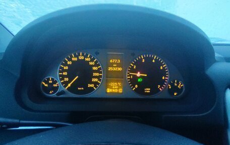 Mercedes-Benz B-Класс, 2010 год, 800 000 рублей, 6 фотография