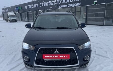 Mitsubishi Outlander III рестайлинг 3, 2012 год, 1 350 000 рублей, 2 фотография