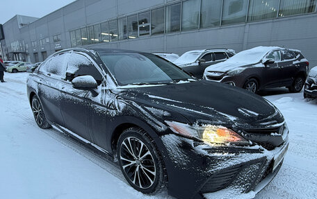 Toyota Camry, 2018 год, 2 420 000 рублей, 6 фотография