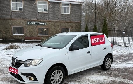 Renault Sandero II рестайлинг, 2018 год, 830 000 рублей, 1 фотография