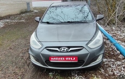 Hyundai Solaris II рестайлинг, 2013 год, 740 000 рублей, 1 фотография