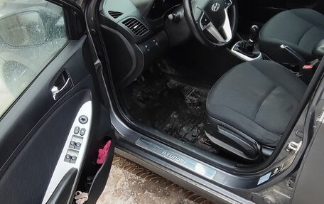 Hyundai Solaris II рестайлинг, 2013 год, 740 000 рублей, 7 фотография