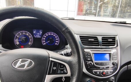 Hyundai Solaris II рестайлинг, 2013 год, 740 000 рублей, 9 фотография