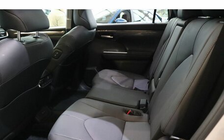 Toyota Highlander, 2025 год, 6 190 000 рублей, 12 фотография