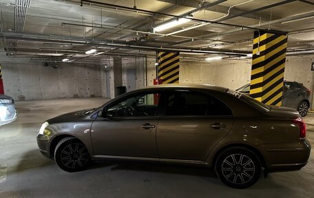 Toyota Avensis III рестайлинг, 2005 год, 530 000 рублей, 2 фотография