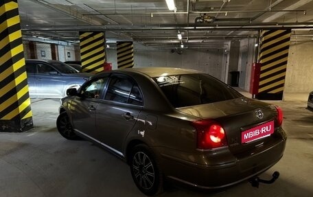 Toyota Avensis III рестайлинг, 2005 год, 530 000 рублей, 3 фотография