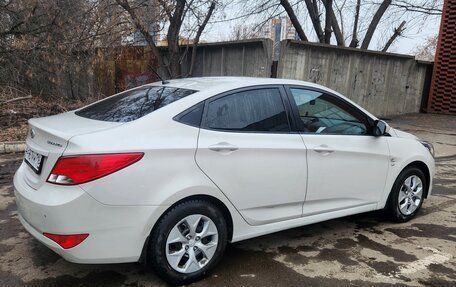 Hyundai Solaris II рестайлинг, 2014 год, 1 050 000 рублей, 4 фотография