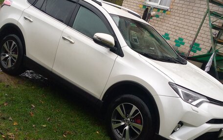 Toyota RAV4, 2017 год, 2 250 000 рублей, 5 фотография