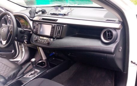 Toyota RAV4, 2017 год, 2 250 000 рублей, 2 фотография