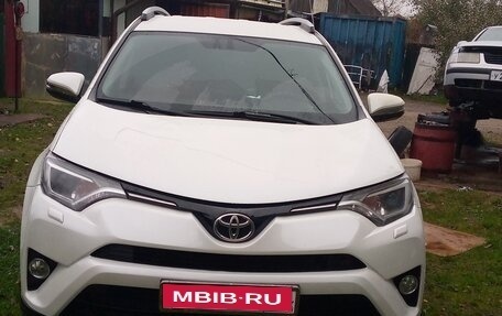 Toyota RAV4, 2017 год, 2 250 000 рублей, 3 фотография