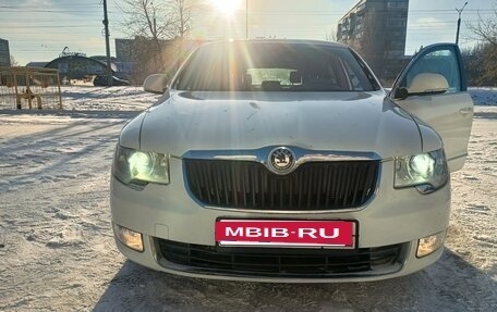 Skoda Superb III рестайлинг, 2011 год, 750 000 рублей, 3 фотография