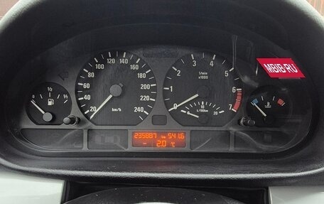 BMW 3 серия, 2002 год, 550 000 рублей, 19 фотография