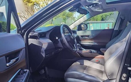 Toyota Harrier, 2023 год, 26 фотография