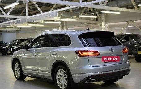 Volkswagen Touareg III, 2020 год, 4 900 000 рублей, 5 фотография