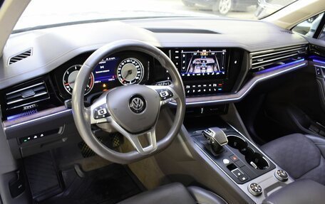 Volkswagen Touareg III, 2020 год, 4 900 000 рублей, 10 фотография