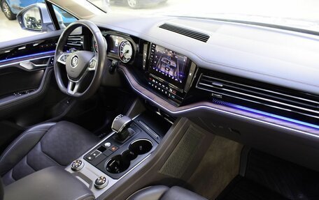 Volkswagen Touareg III, 2020 год, 4 900 000 рублей, 17 фотография