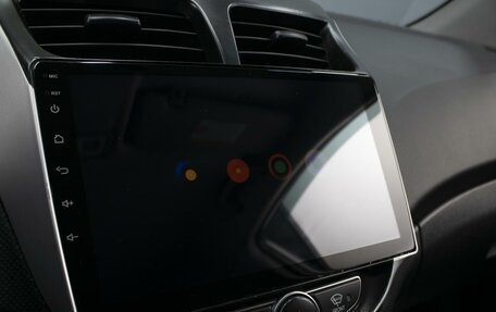 Hyundai Solaris II рестайлинг, 2015 год, 990 000 рублей, 18 фотография