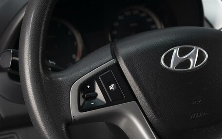 Hyundai Solaris II рестайлинг, 2015 год, 990 000 рублей, 12 фотография