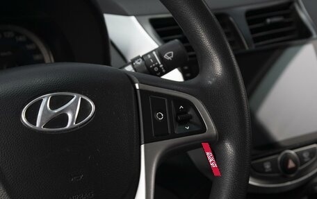 Hyundai Solaris II рестайлинг, 2015 год, 990 000 рублей, 13 фотография