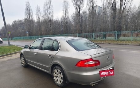 Skoda Superb III рестайлинг, 2011 год, 835 000 рублей, 5 фотография