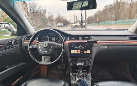 Skoda Superb III рестайлинг, 2011 год, 835 000 рублей, 11 фотография