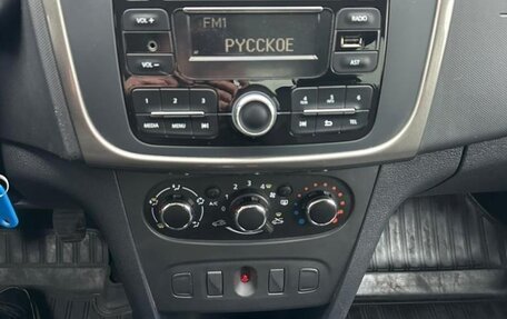Renault Logan II, 2015 год, 630 000 рублей, 21 фотография