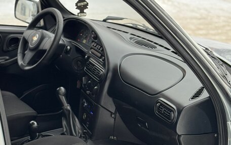 Chevrolet Niva I рестайлинг, 2015 год, 515 000 рублей, 21 фотография