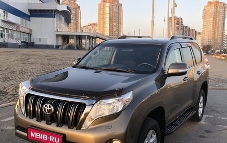 Toyota Land Cruiser Prado 150 рестайлинг 2, 2015 год, 4 150 000 рублей, 1 фотография