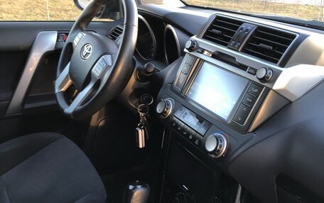 Toyota Land Cruiser Prado 150 рестайлинг 2, 2015 год, 4 150 000 рублей, 9 фотография