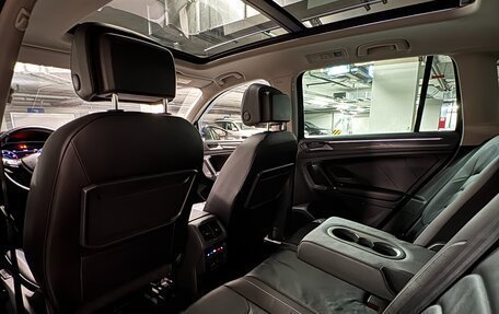 Volkswagen Tiguan II, 2018 год, 3 290 000 рублей, 18 фотография