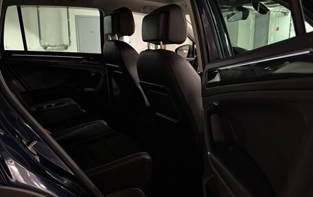 Volkswagen Tiguan II, 2018 год, 3 290 000 рублей, 28 фотография